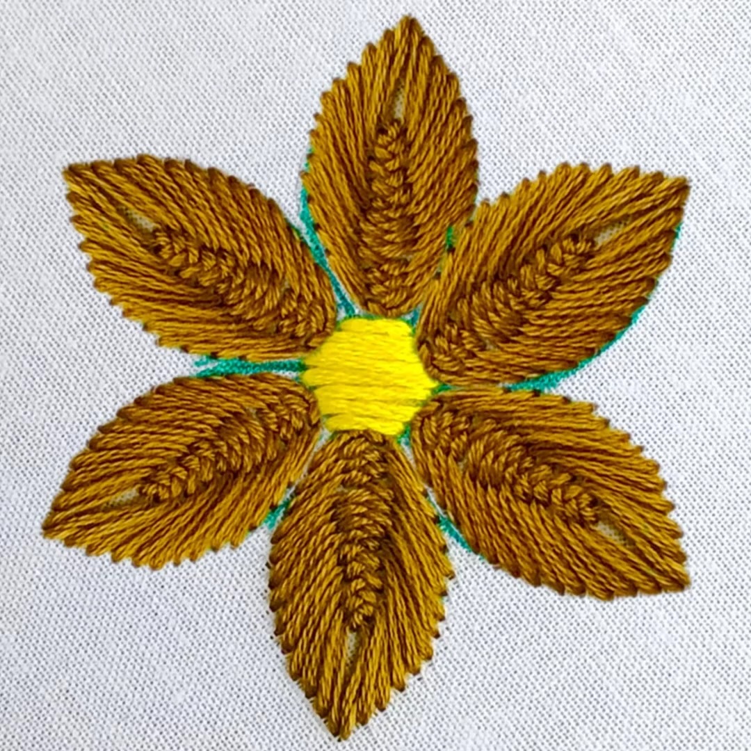 Flower Embroidery ! Cut Feather Stitch Flower Hand Embroidery Needle ...