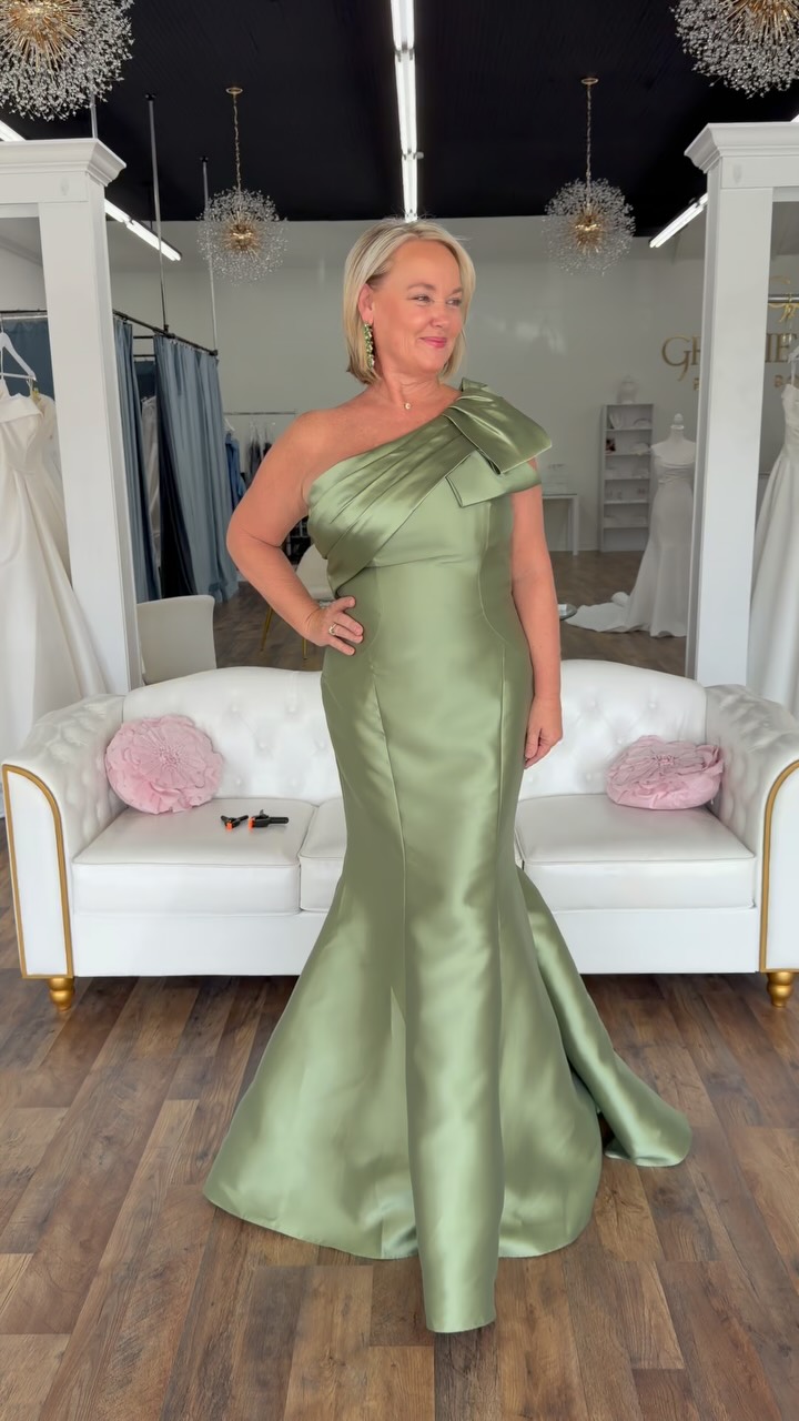apple green evening dress is one of the season’s most beautiful shades, and we’re absolutely obsessed. ✨💚, This one shoulder gown features a fitted silhouette, creating such an elegant, effortless look. The apple casual apple green dress