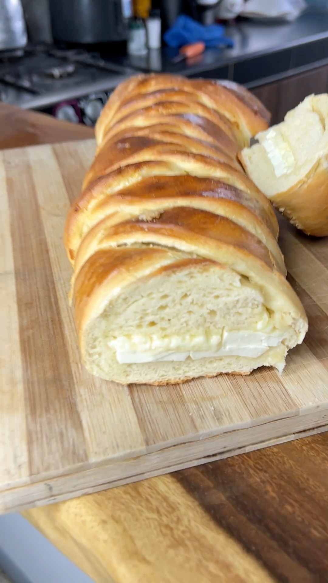 Rico pan relleno de queso para el desayuno.🍳 | El Dany | Facebook