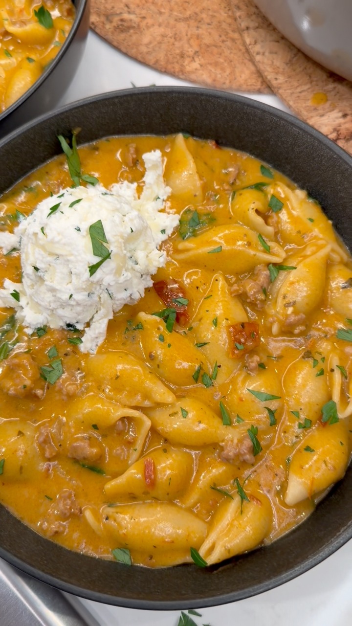 Stuffed Shells Soup ♨️ https://hungryhappens.net/one-pot-stuffed-shells ...