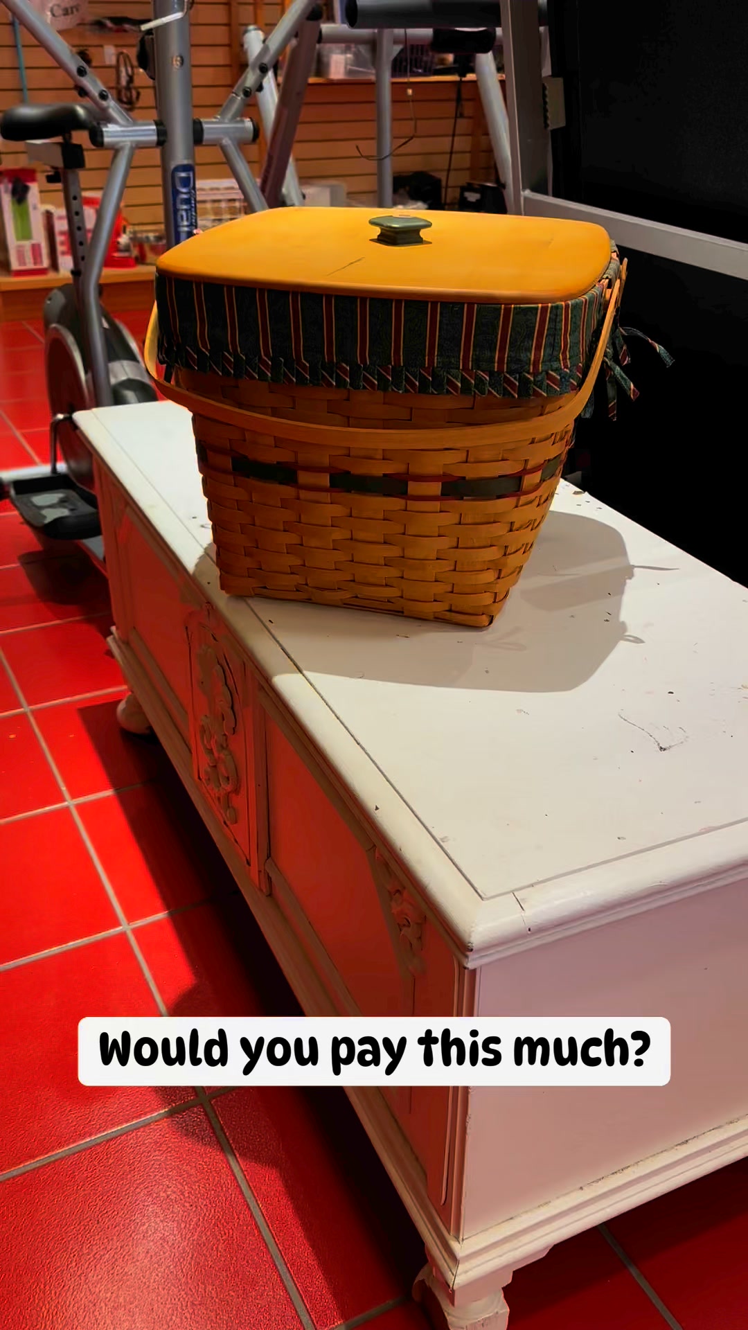 1990s ENORMOUS Longaberger Christmas basket was picked in 2023 and