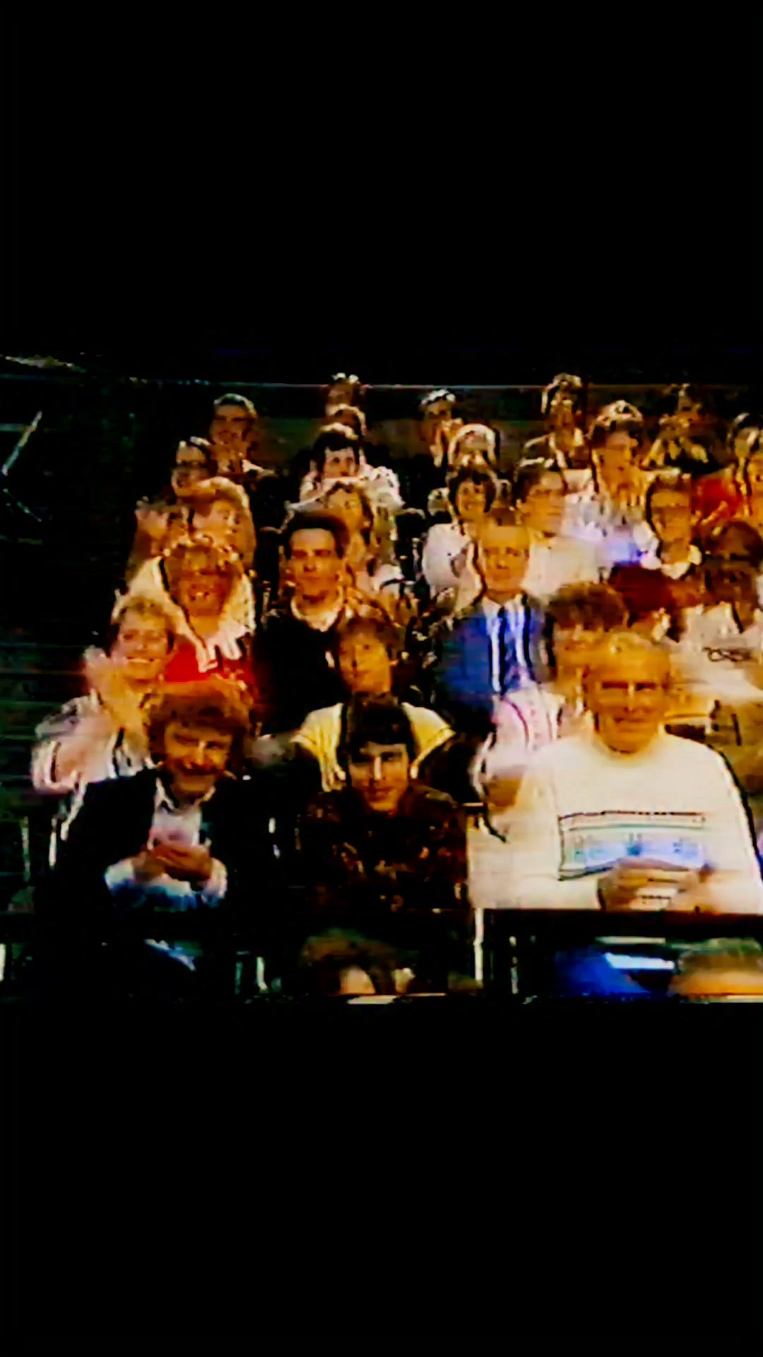 🎪🎭 In this rare clip from Circus Roncalli in the 1980s, Angelo