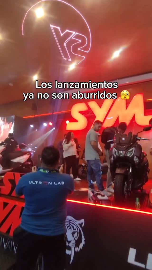 Y aún hay gente que lanza sus productos con Tvs y volantes 😮‍💨 | Galaxy ...