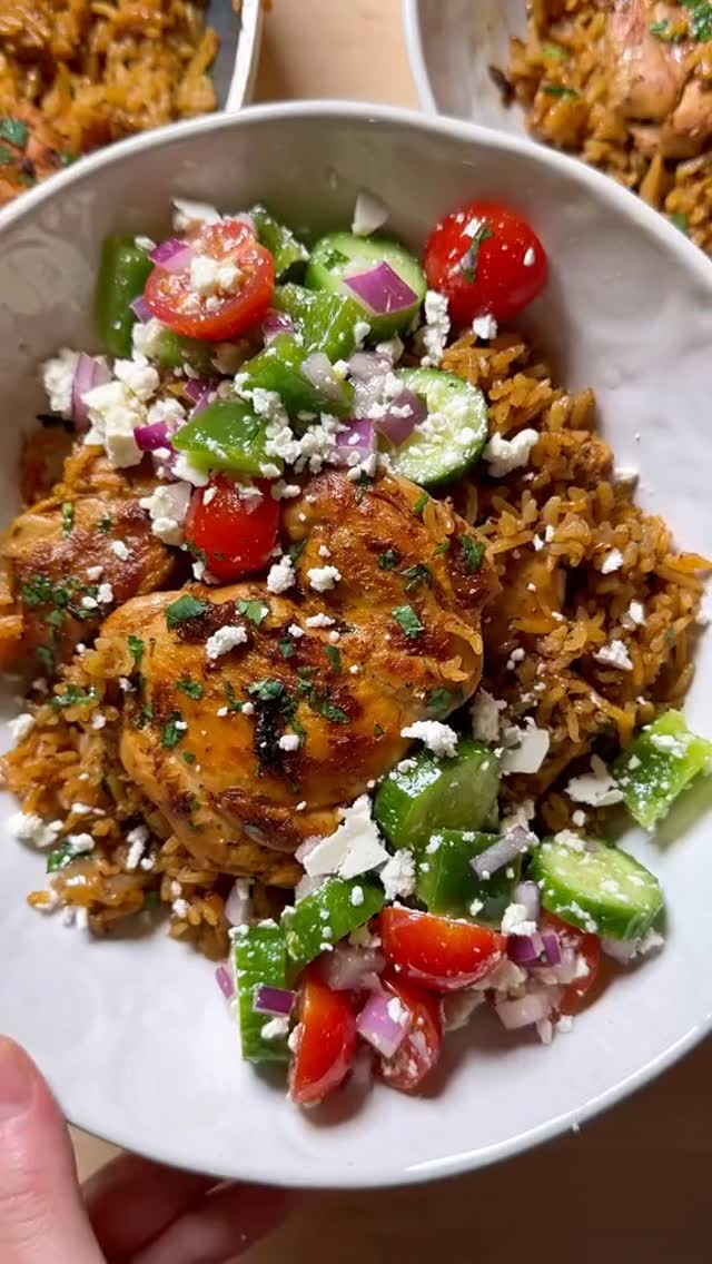 One Pan Mediterranean Chicken & Rice with Greek Salad 🫶🏼 Anything ...