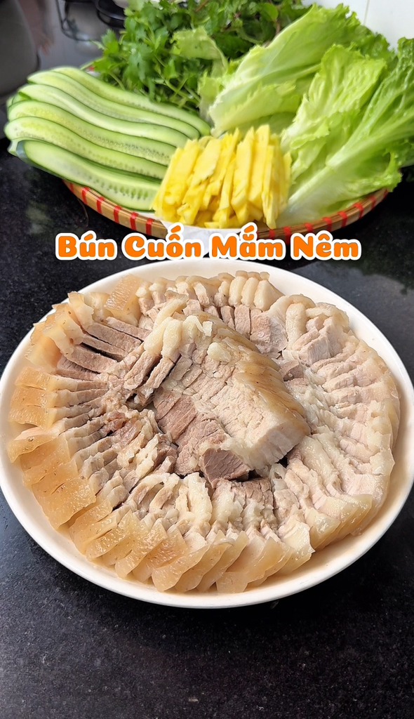 Bún cuốn chấm mắm nêm, tí thịt tí rau tí bún mà ngon nhức nách🥰 # ...