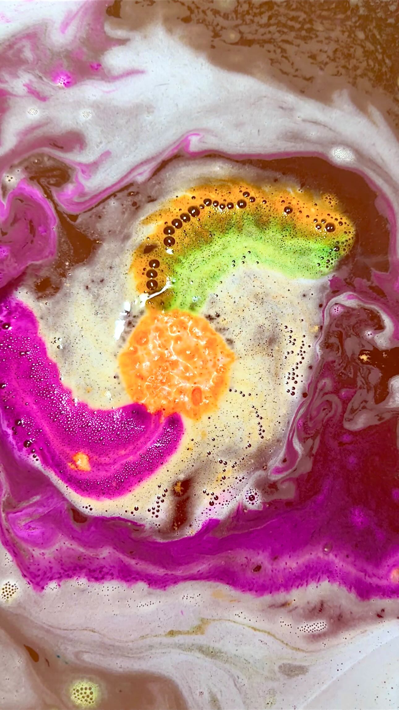 TEST DROPPING RANDOM BATH BOMBS PT 2💚 #bath #bathbomb #bathbombdemo # ...