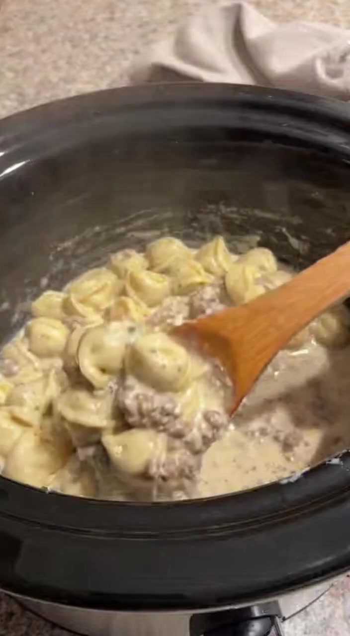 Photo inspiration: Visual Reference: Slow Cooker Creamy Ranch Beef Tortellini
