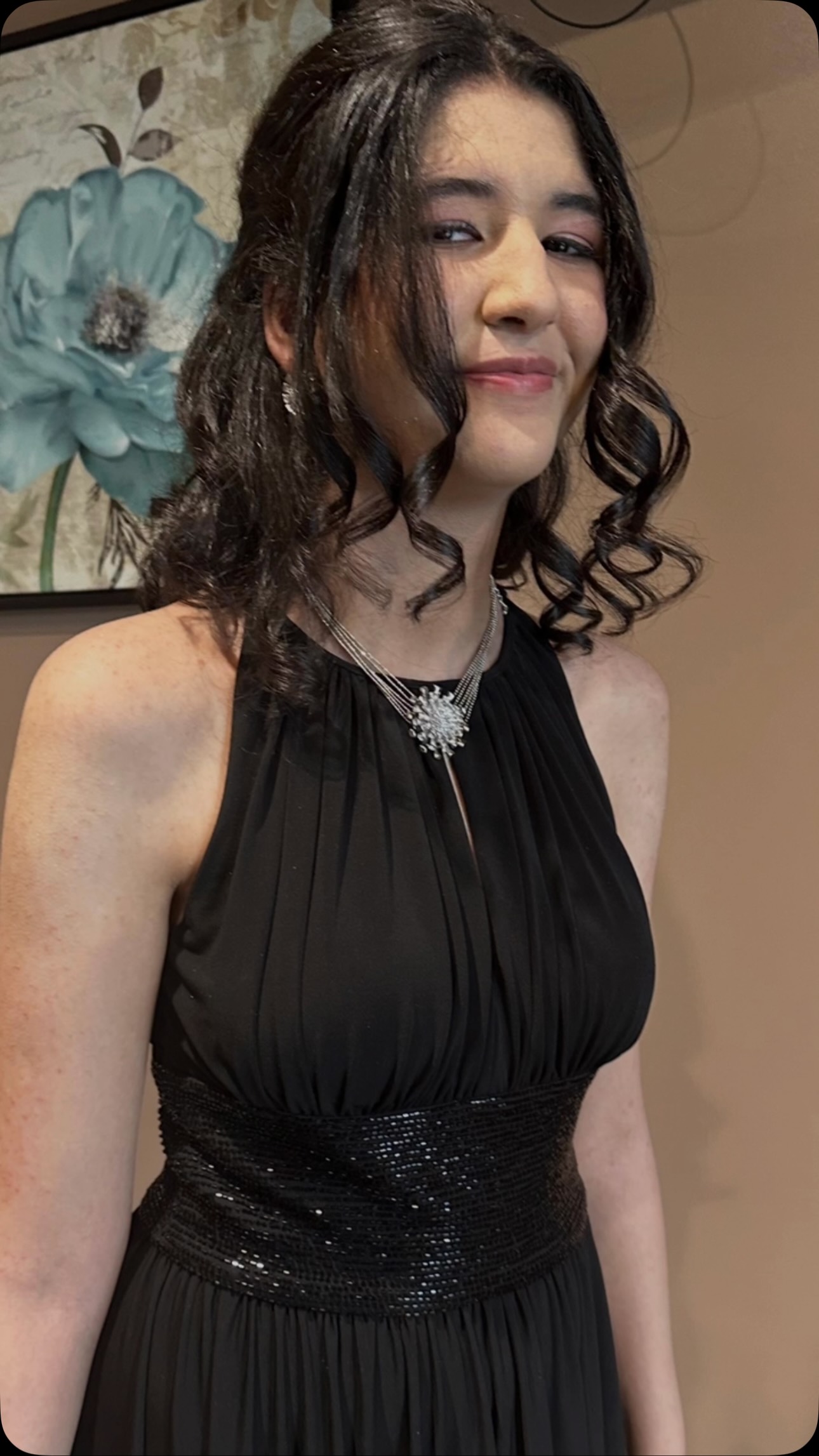 ✨ Glamorous Makeup & Hair by Mahboob Salon & Spa ✨, Soft, elegant glam paired with beautiful cascading curls—perfectly complementing this stunning traditional look. 💕✨, 💄 Flawless Makeup, 💇‍♀️ 