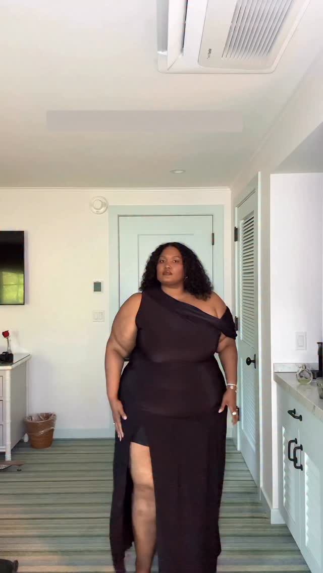 one leg shapewear for high slit dress I can’t be the only who was cutting one or rolling up. It was so uncomfortable and felt wasteful and I got tired of that., That’s why one-leg fajas became a staple me, especially Category_dresses