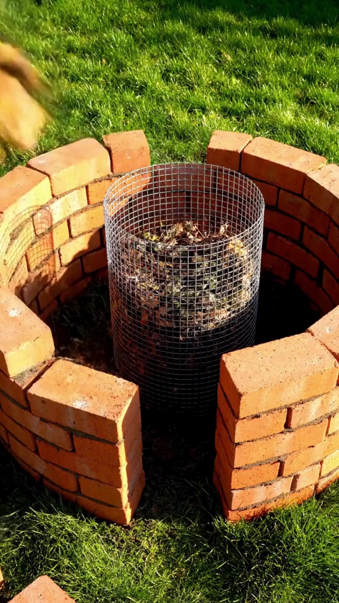 The Keyhole Garden: A Brilliant Blend of Design and Sustainability ...