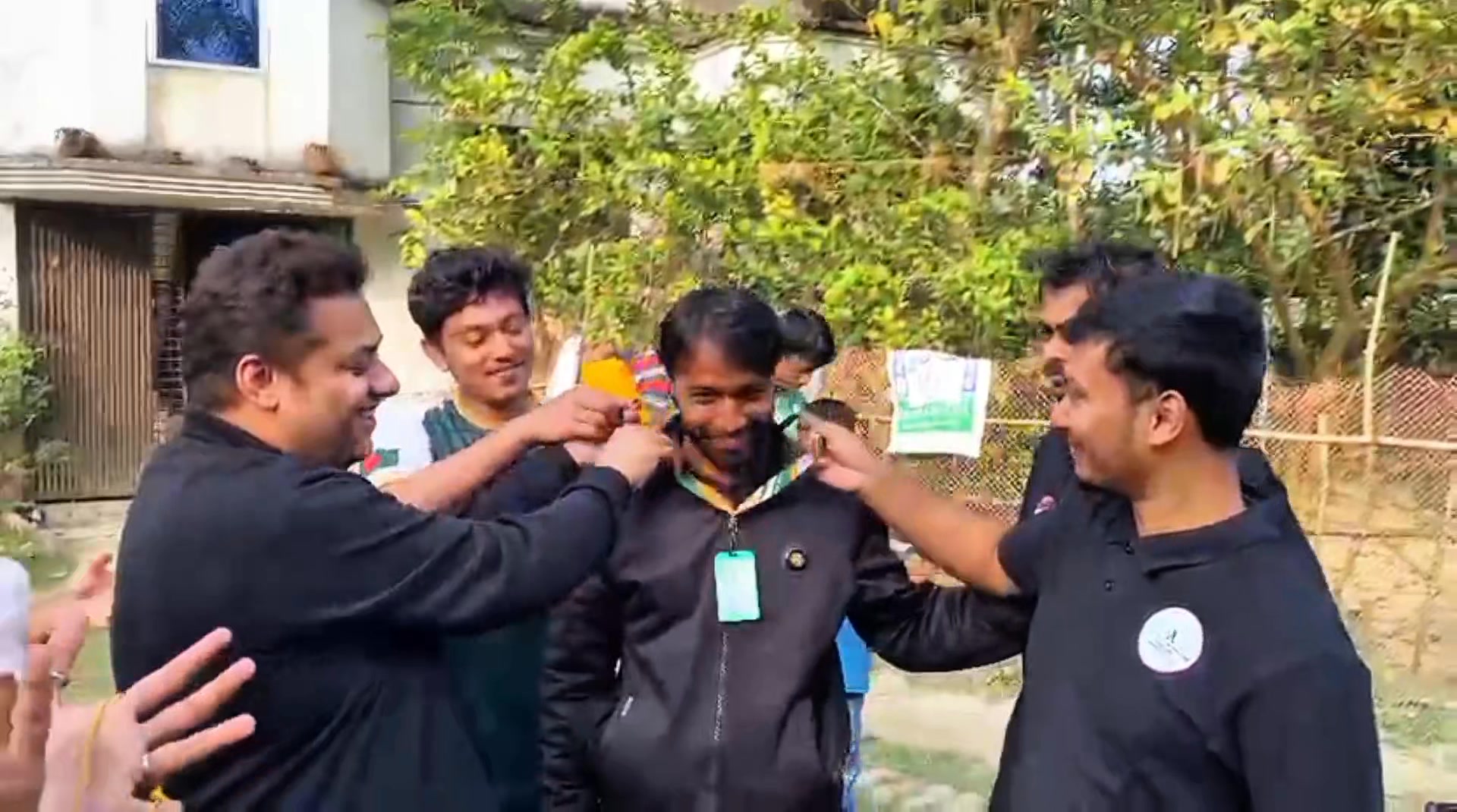 এটা শুধু কার্ড নয়, ছিলো সহযোদ্ধাদের ভালোবাসা 🥰🥰🥰 Md Naimul Islam
