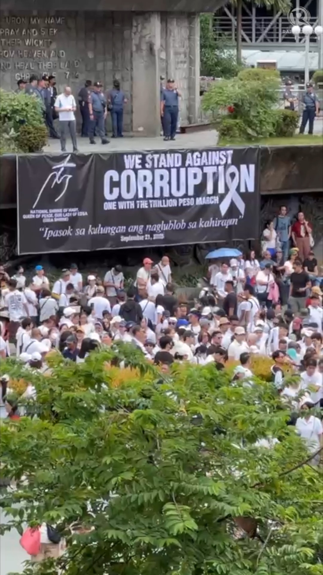 Protesters from EDSA Shrine head to People Power Monument WATCH ...