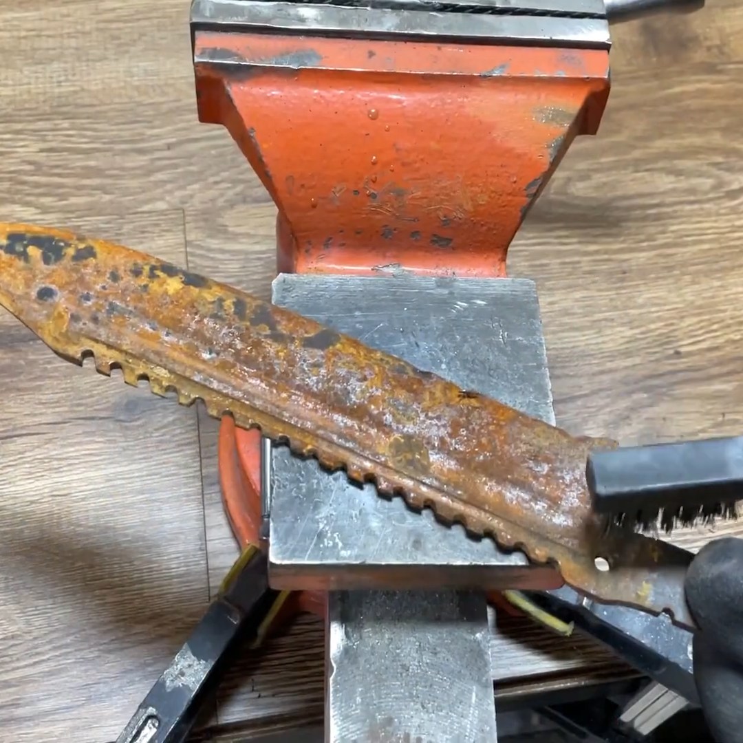 Restoration Rusty Hunting Knife | DIY & Crafts | Facebook