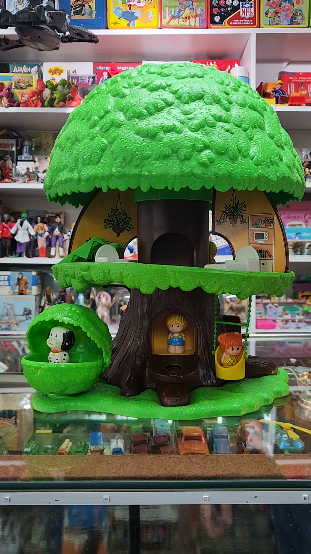 1975 Tree Tots Family Treehouse by Kenner and made in Cincinnati
