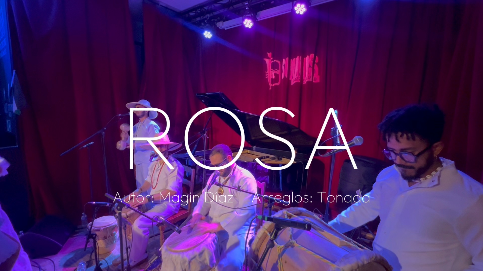 ROSA 🌹 Jueves de #Tbt 🪘⚡️ Autor: @magindiaz * Arreglos ...