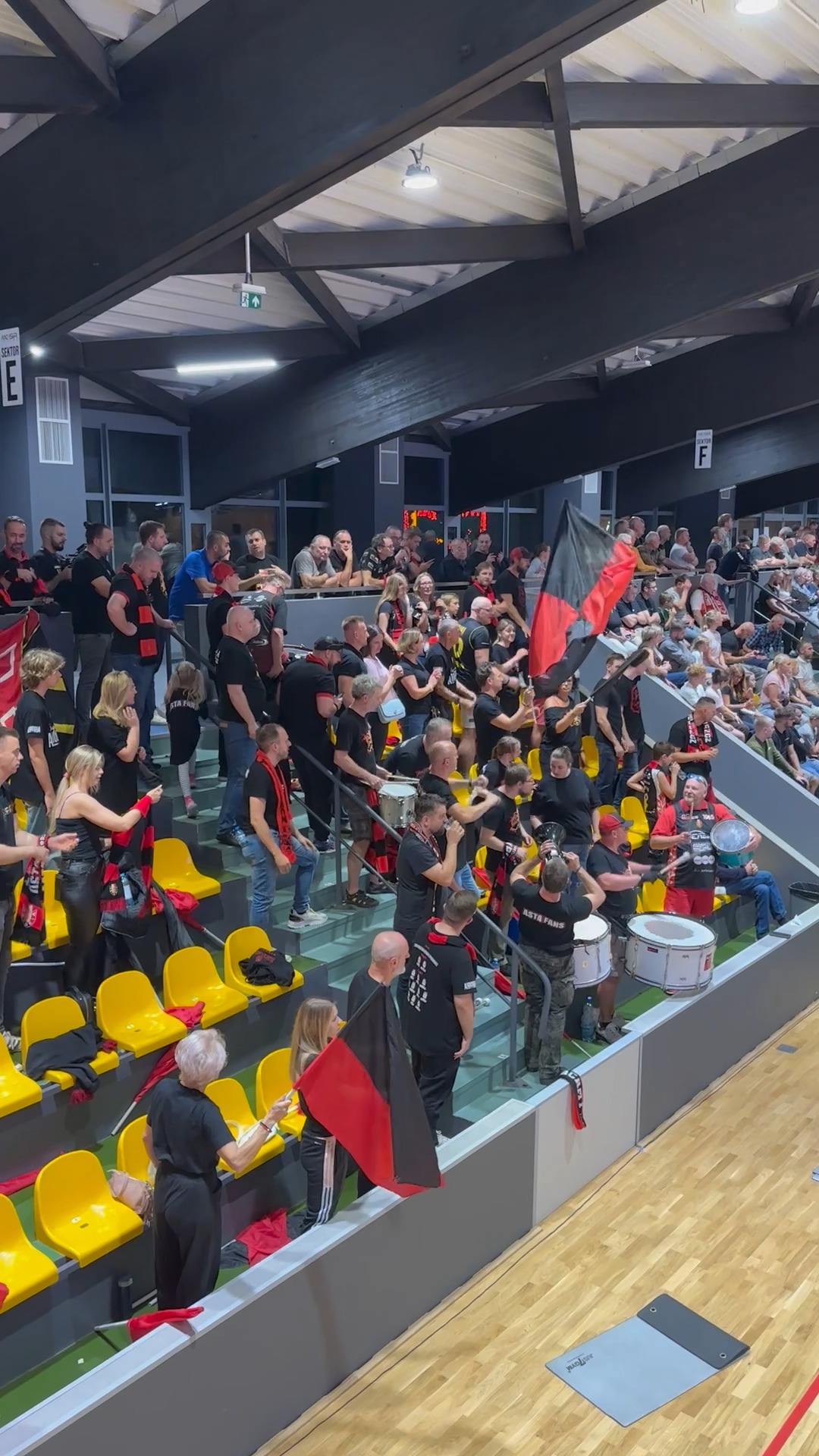 Hej ASTA FANS - Klub Kibica Astorii Bydgoszcz 🖤 W sprzedaży SĄ JESZCZE ...