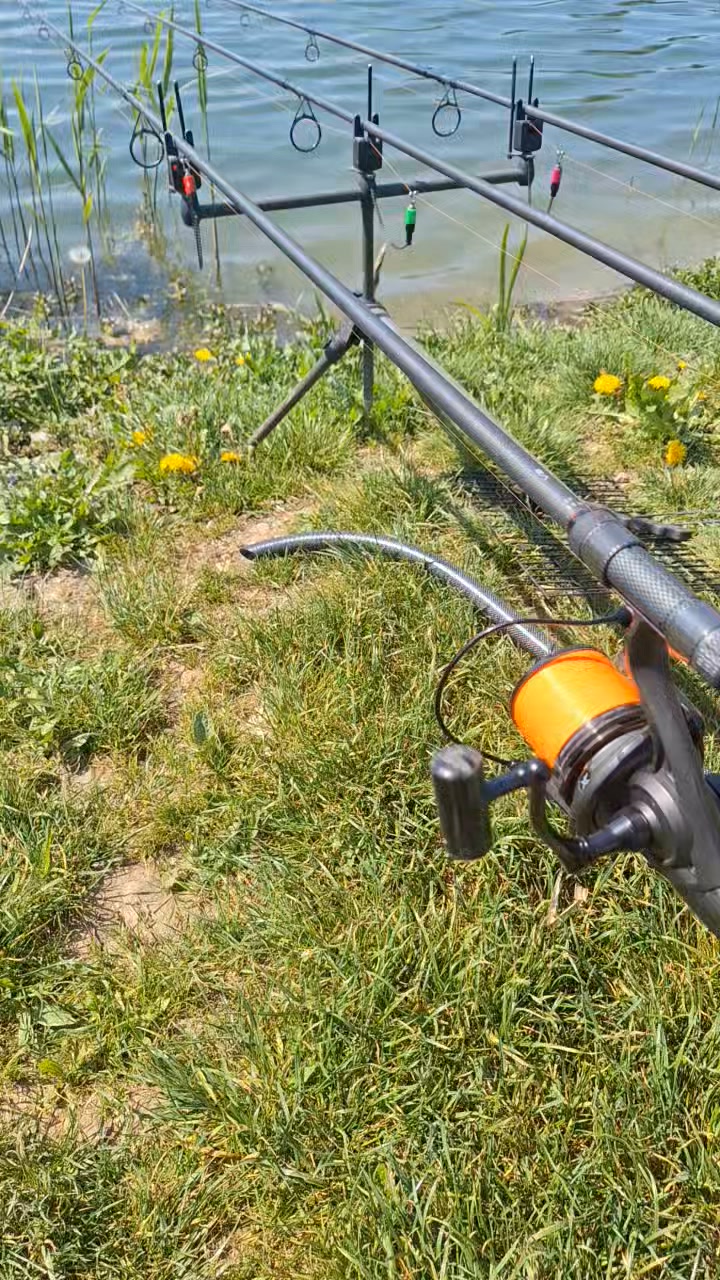 brackish water fishing lures PoPobait Top Whopper Plopper Fishing Rod Beach Fishing Piranha Fishing Rod Rack Made in the USA Size:4/0 10G