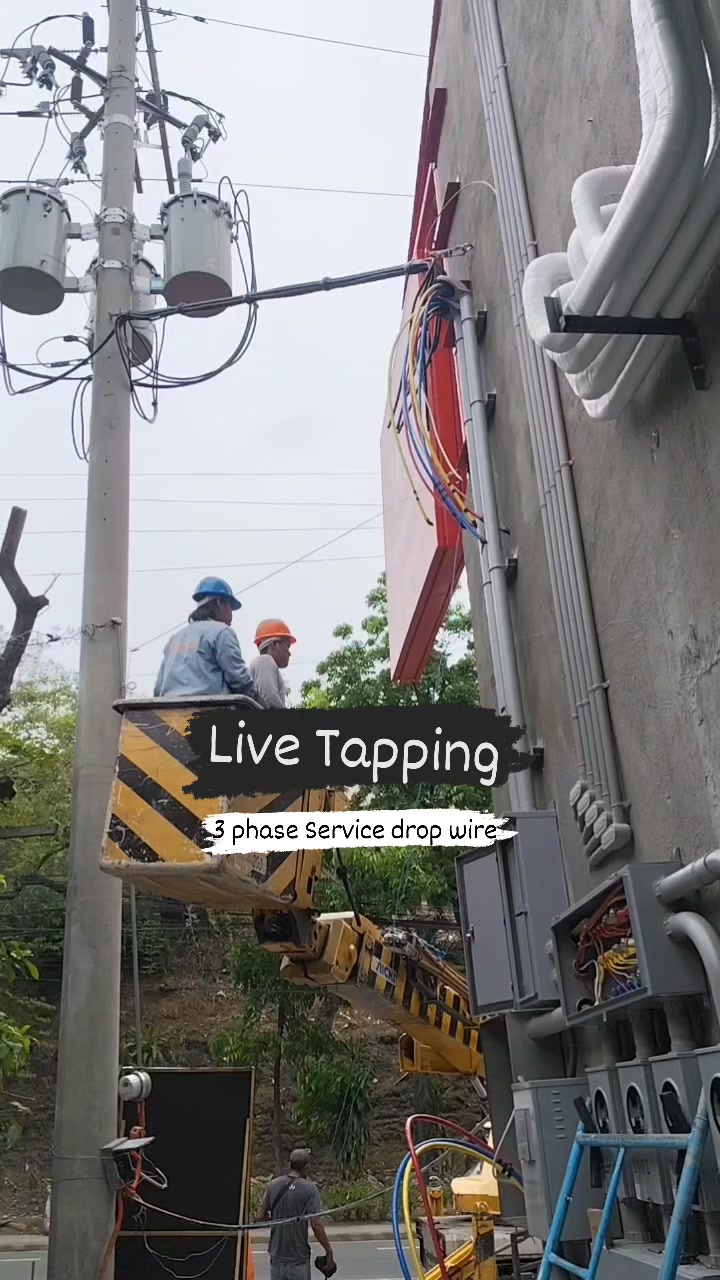 live tapping 3 phase service drop wire. #ServiceEntrance #livetapping # ...