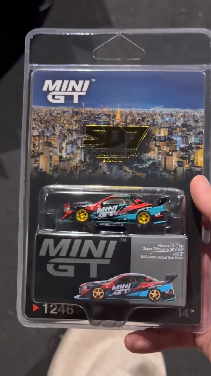 Mini GT Exclusive - Salao 𝖣𝗂𝖾𝖼𝖺𝗌𝗍 7 Nissan Skyline LB-ER34