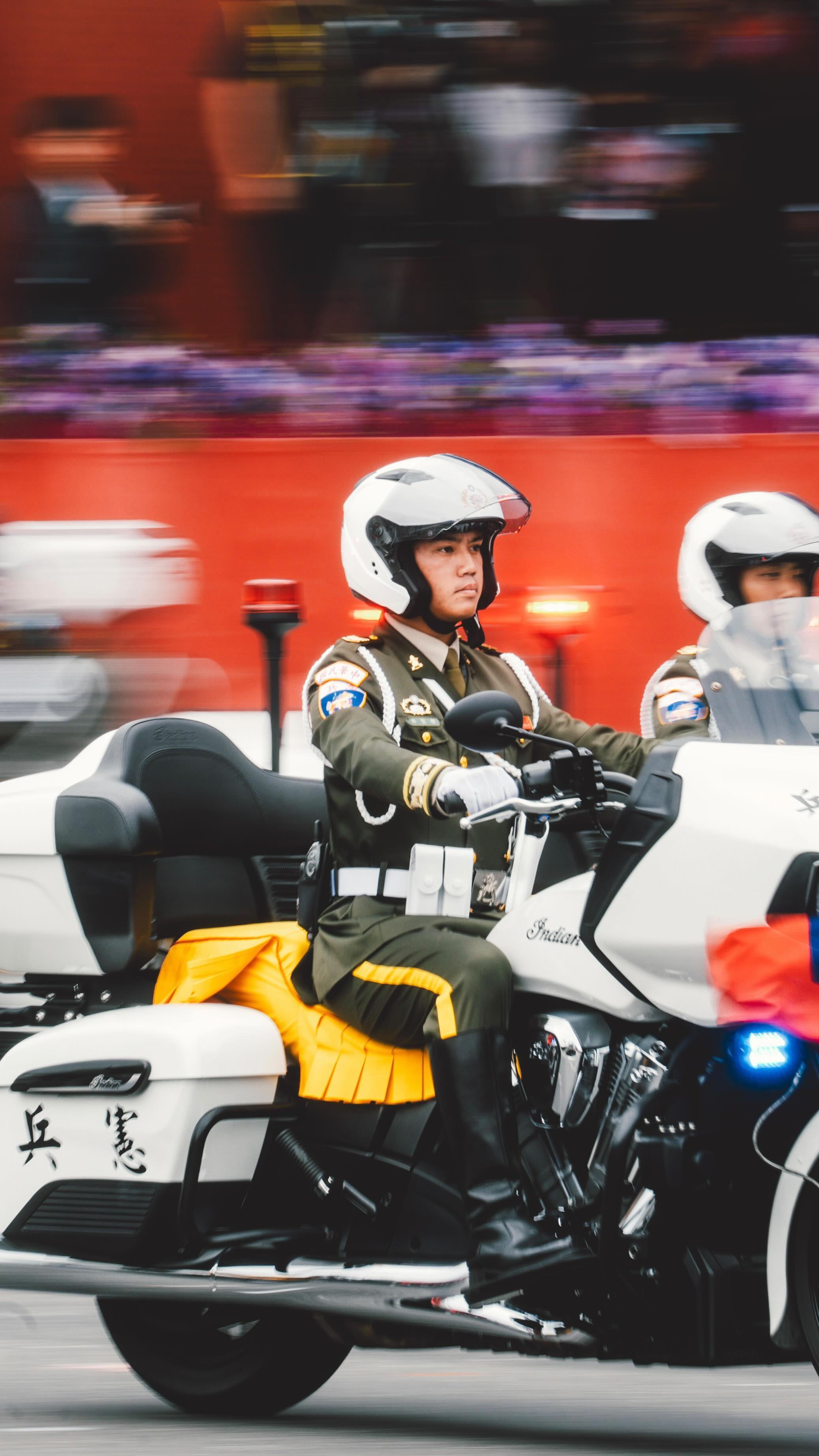 #人車一體 轟鳴的引擎聲 是我對國家深情的告白 / #中華民國 #生日快樂 #國慶典禮 #憲兵 #快速反應連 #快反連 #挑戰者 #重機 ...