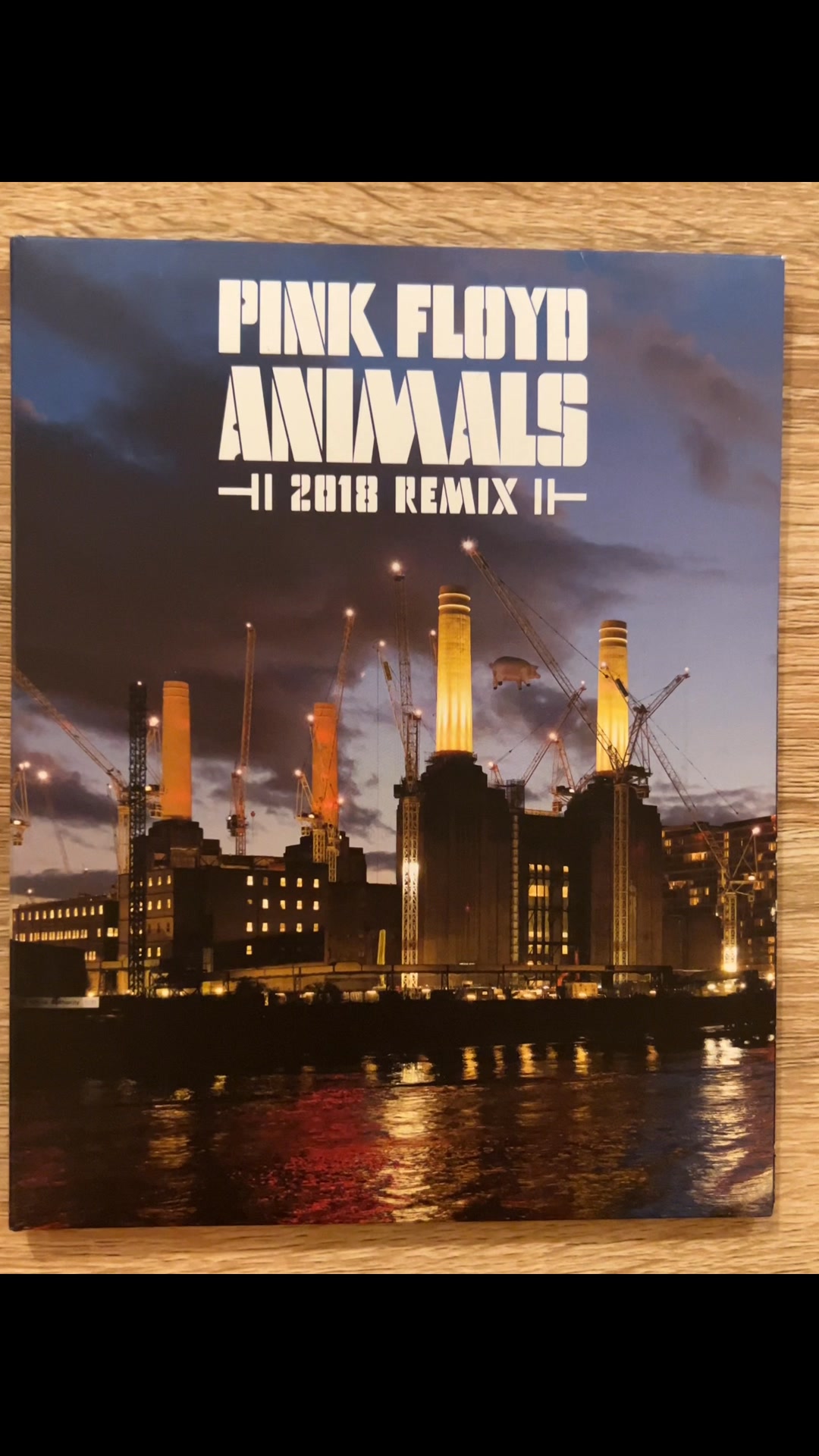 Released in 2022: Animals 2018 Remix Blu-ray 🎸The iconic 1977
