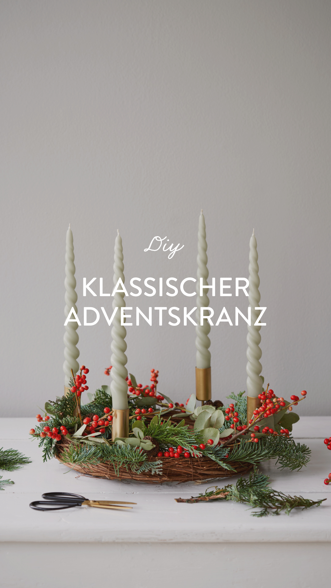 dunkelgrüne weihnachtskugeln aus Glas 4er-Set Grundton Grün mit goldenen Verzierungen 100 mm Leinen-Tagesdecke Rustico in natural