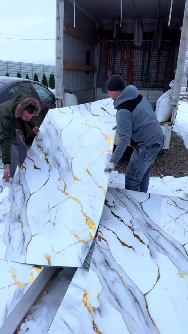 Transformă rapid orice spațiu cu panouri PVC elegante, ușor de montat ...