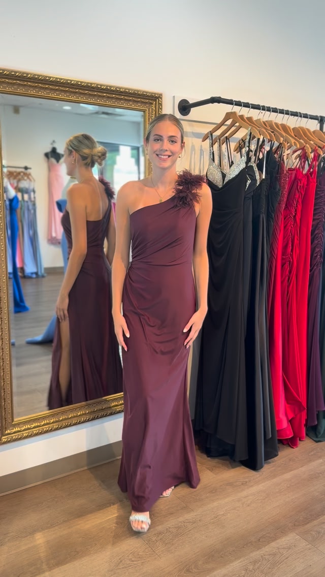 💬Tag someone who needs a formal dress! 🥰😍, ❓Are you going to a:, - Wedding, - Gala, - Charity ball, - Premier ,