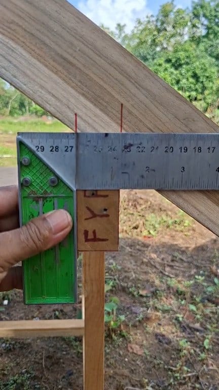 how to install a reflector so it doesn't shift. #woodworking #carpenter ...