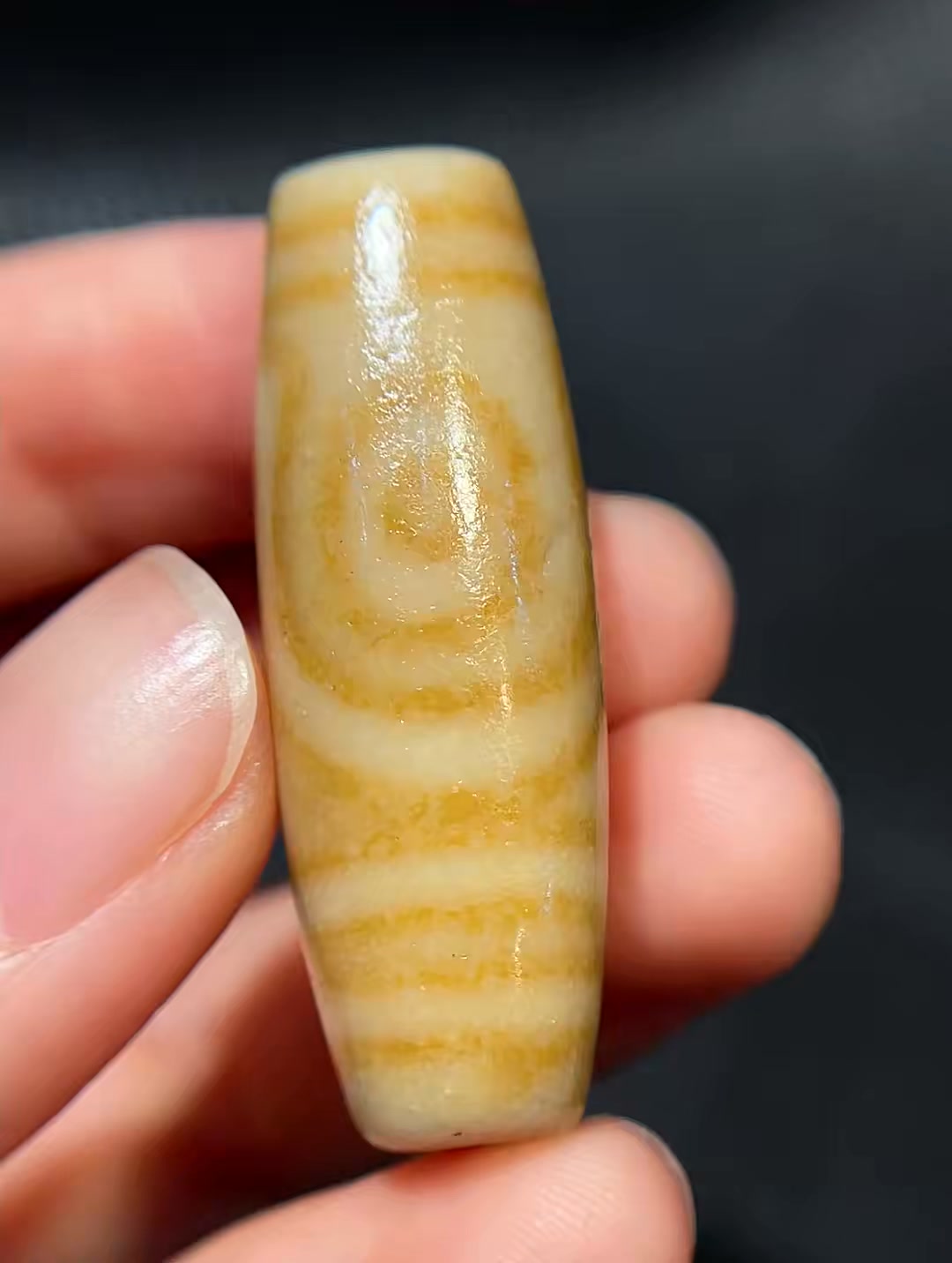 和田玉材质天珠，如意二眼天珠，尺寸：38*13.2mm、品相完美，特价