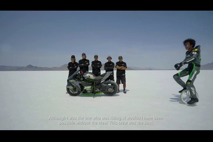 H2R Going 400km/hr At Bonneville Salt Flats! That's Insane! Credit