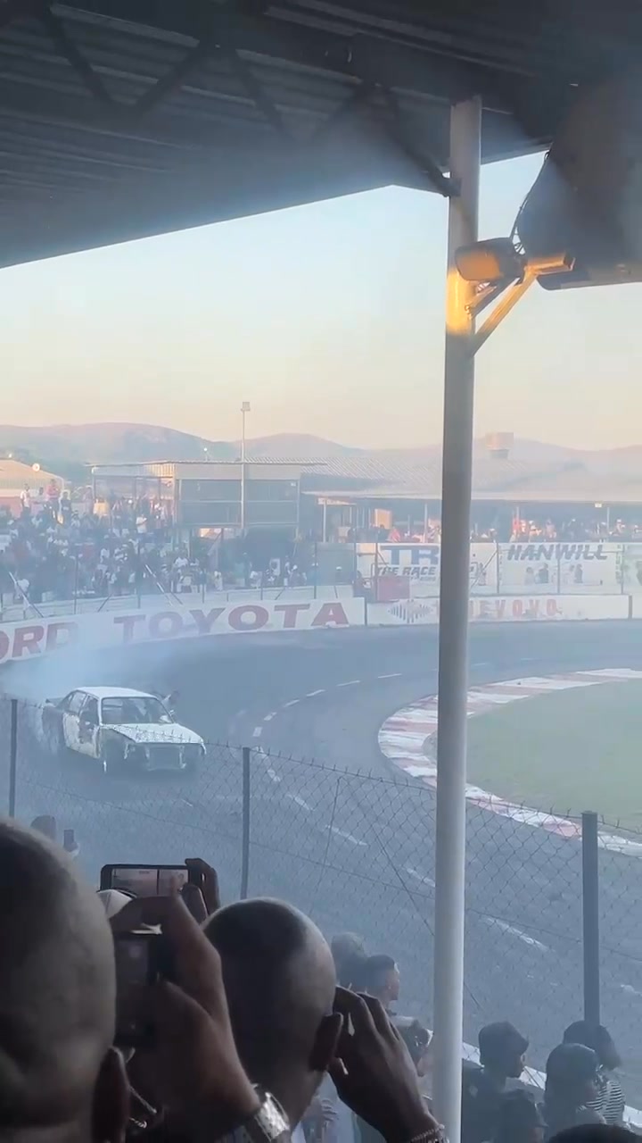 King Katra spinning at MAHEM RACEWAY 🔥💯 #fblifestyle #spinning 🔥 | A.S ...