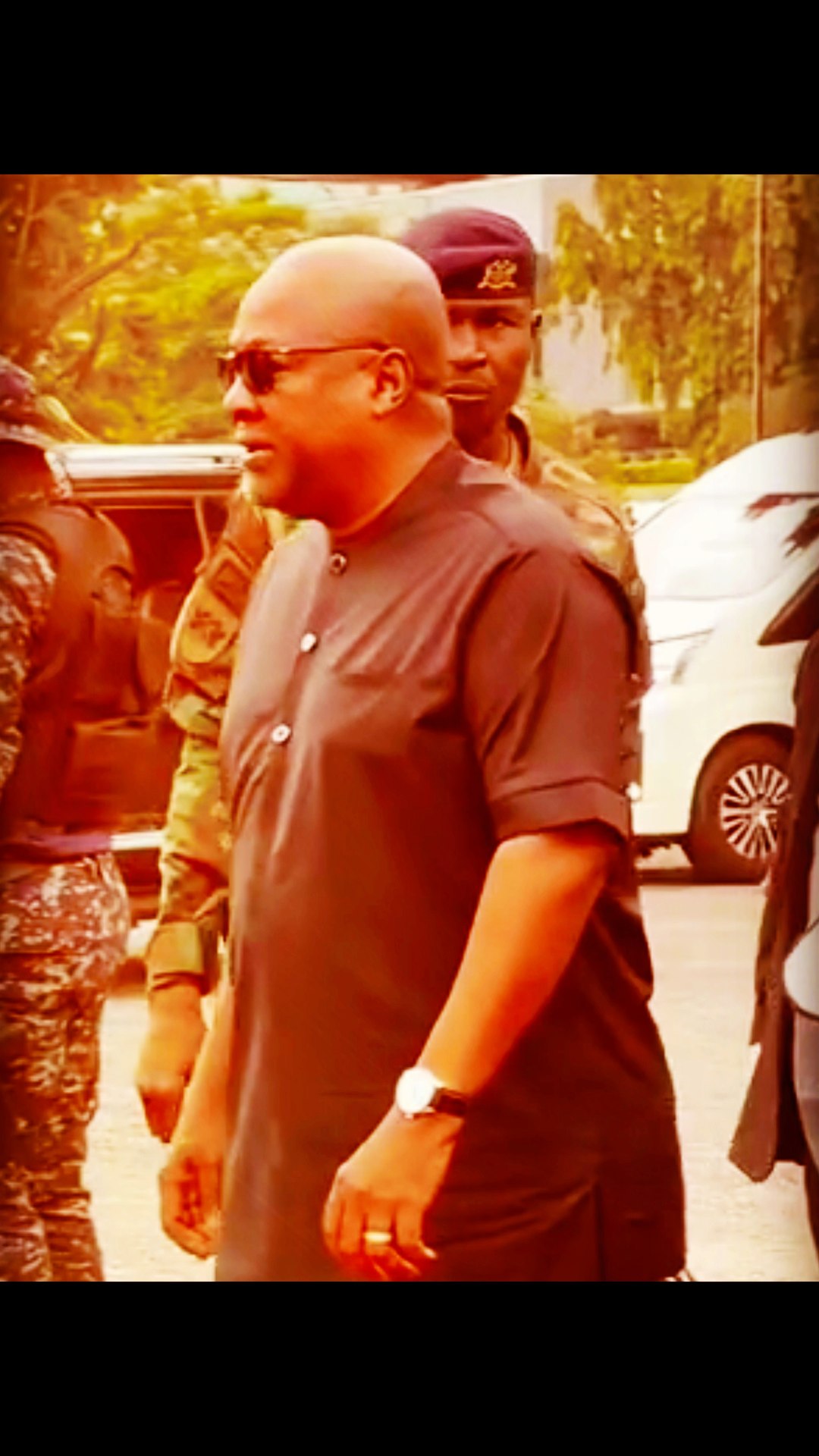 Send this to John Mahama, Nana Addo , Stephen Appiah, sulley Muntari, R ...