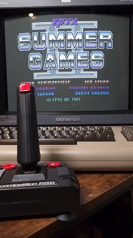CPU usa Commodore 64 & Summer Games II, 1985 CPU: MOS Technology 6510/8500
