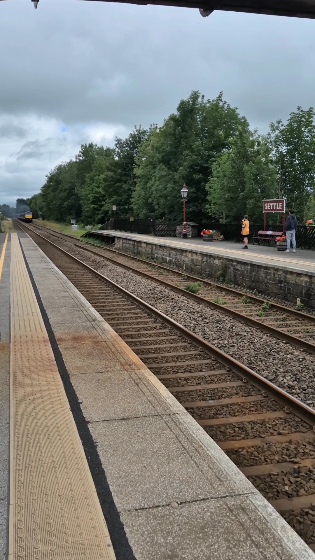A beautifully Clean '47826' charges 'up the down' through SETTLE 23/07 ...