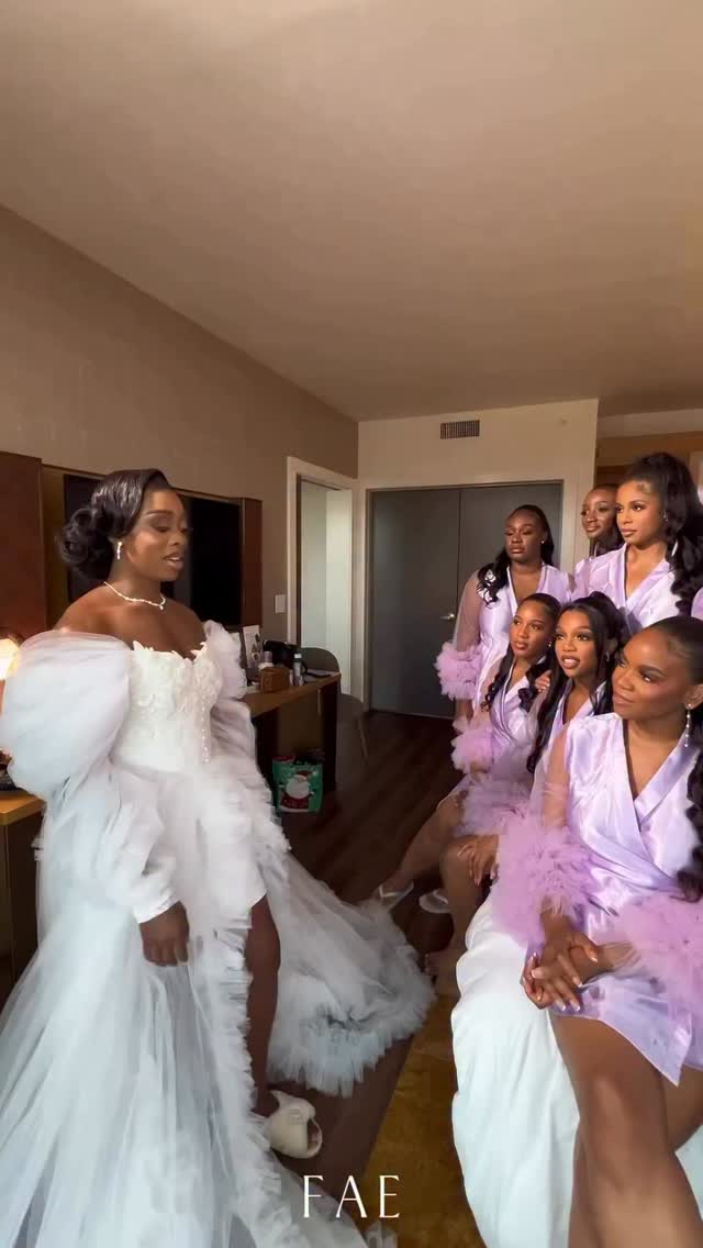 Bridal class in session 😅 ️ #h2oexperience Bride @bolahambolu Bride’s ...