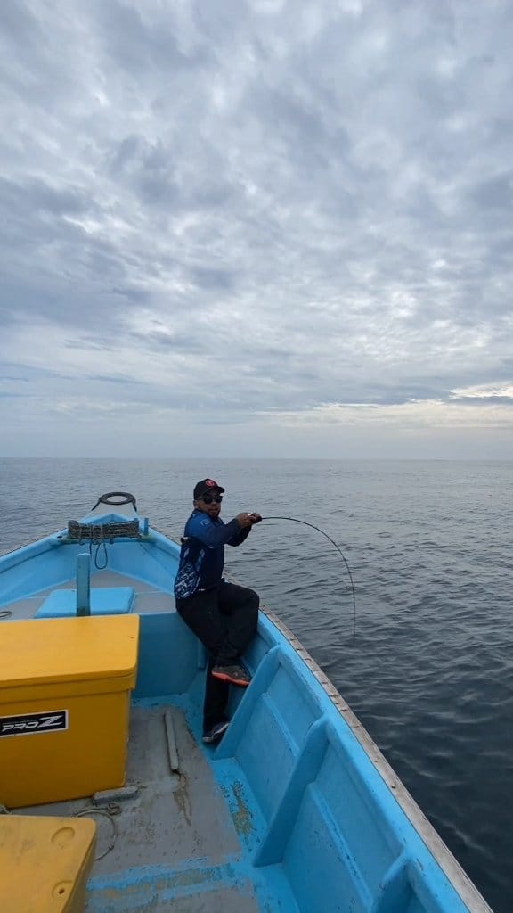 Letak strike, letak stike. Bayangkan berapa banyak ikan tenggiri di ...
