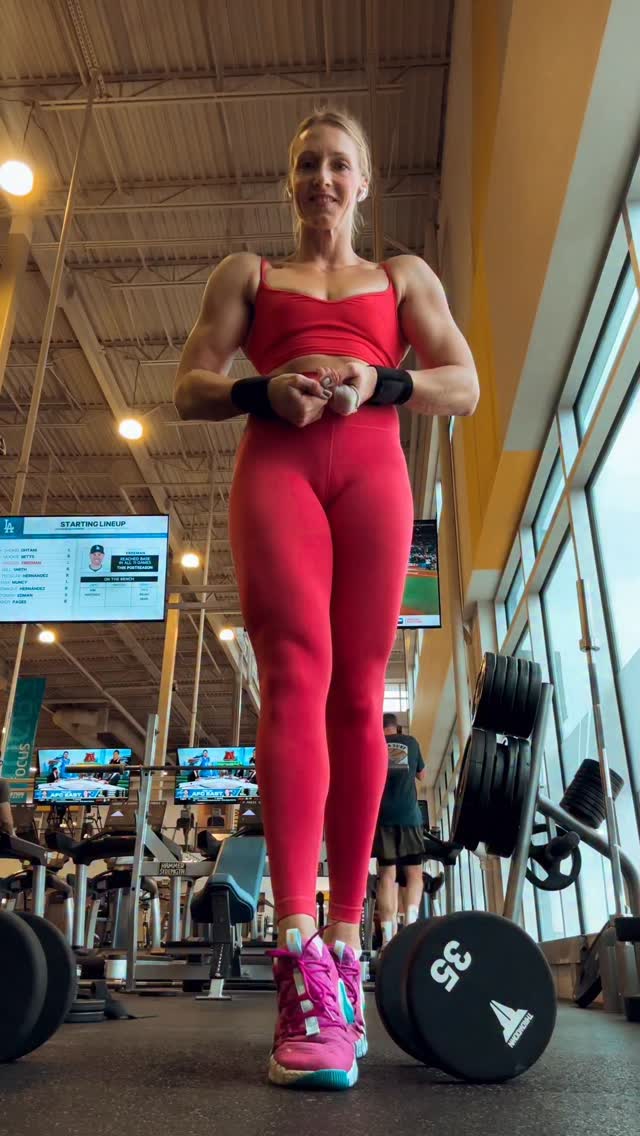 Leg day workout. 4 dumbbell exercises. These are on heavy rotation ...