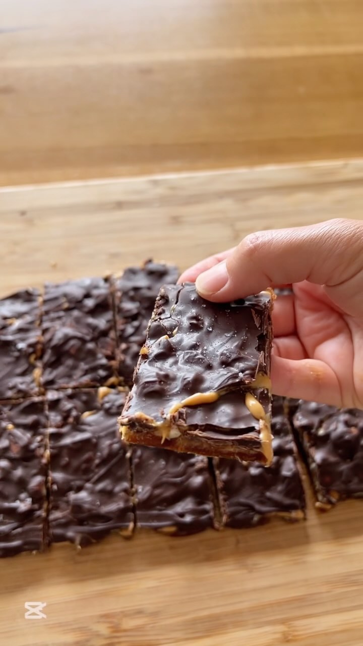 Another week another viral date bark 🍫🥜 I’m doing a feel good challenge ...