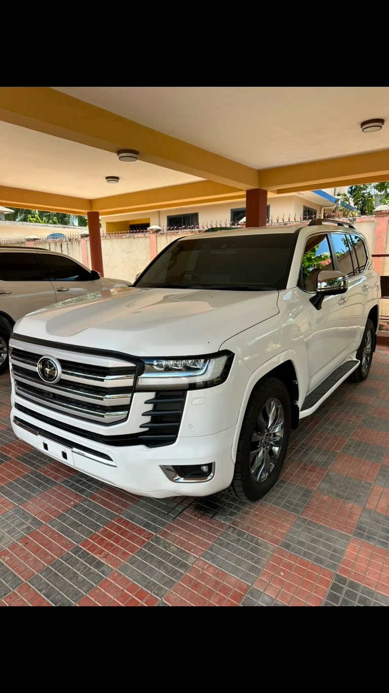 TOYOTA LANDCRUISER ZX delivers presence, intelligent driving