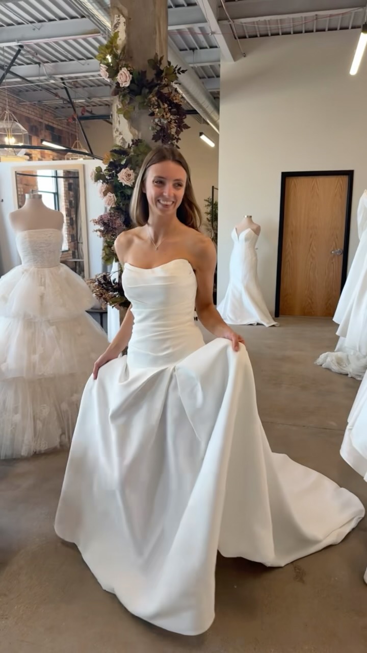 bridesmaid dresses green bay wi Welcome to Tie the Knot Off the Rack. 🤍 We have a new elevated space, with the bridal staff you know and love, and gowns at a friendly price point with all gowns under $2,599. Shop both our Boots with Dresses: The Fitted gown fabric:Silk Color:Hudson Blue The Evie dress is