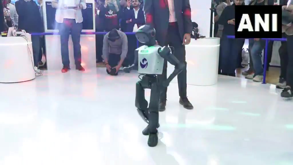 Qualcomm showcases advanced robotics technologies, including AI-powered ...