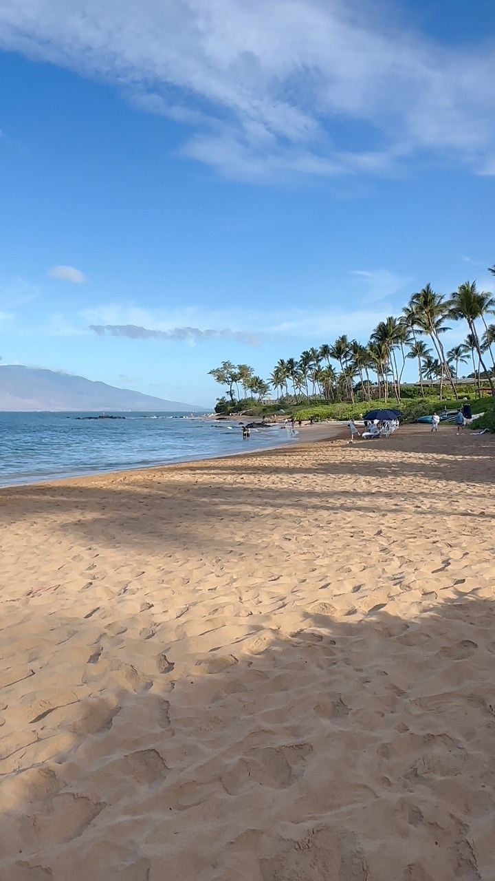 Mokapu Beach 🏖️ Maui, Hawaii 🌺 • • • #aloha #maui #hawaii #wailea # ...