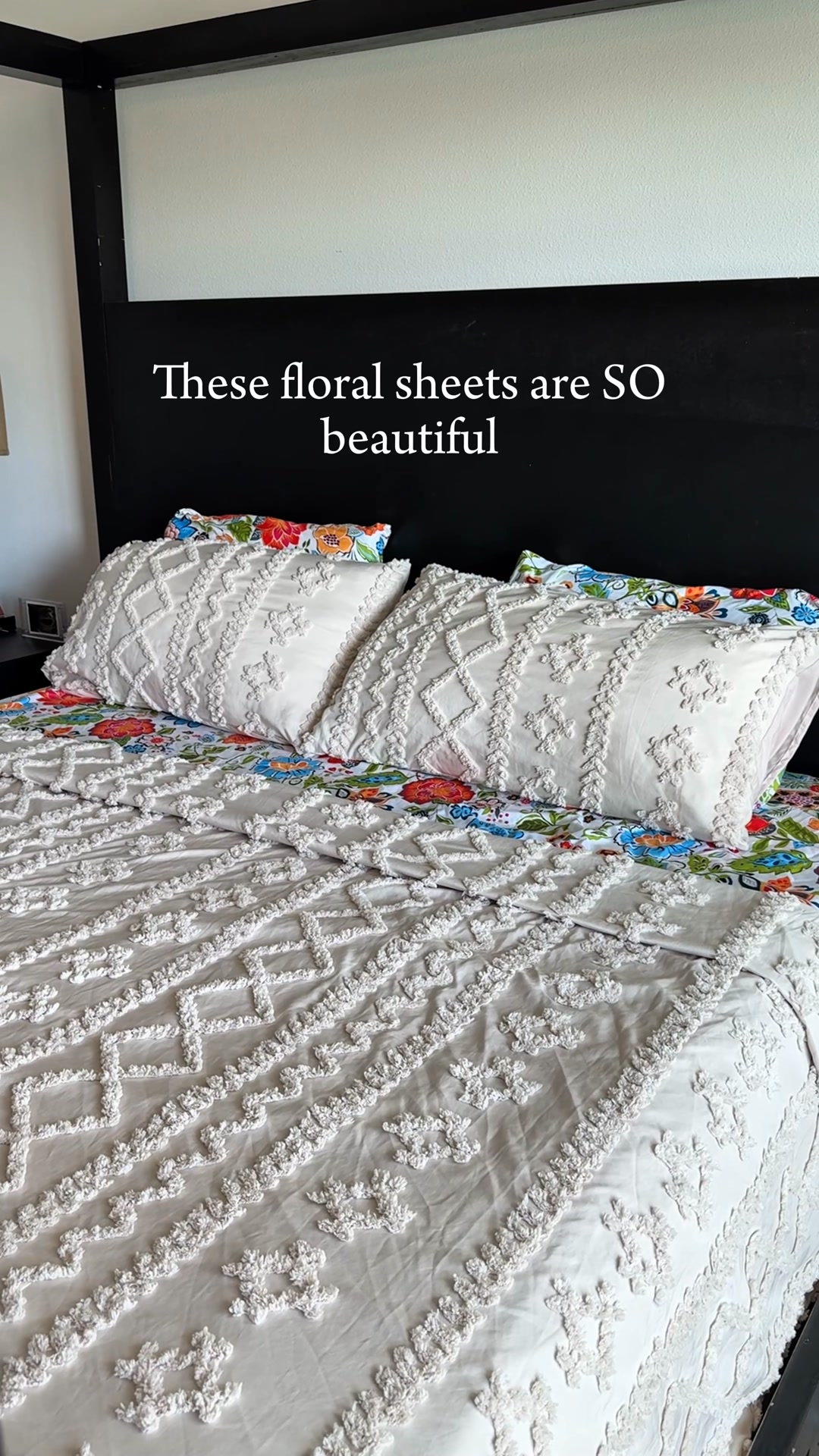 Turn your bedroom into a cozy retreat with this soft, lightweight Boho ...