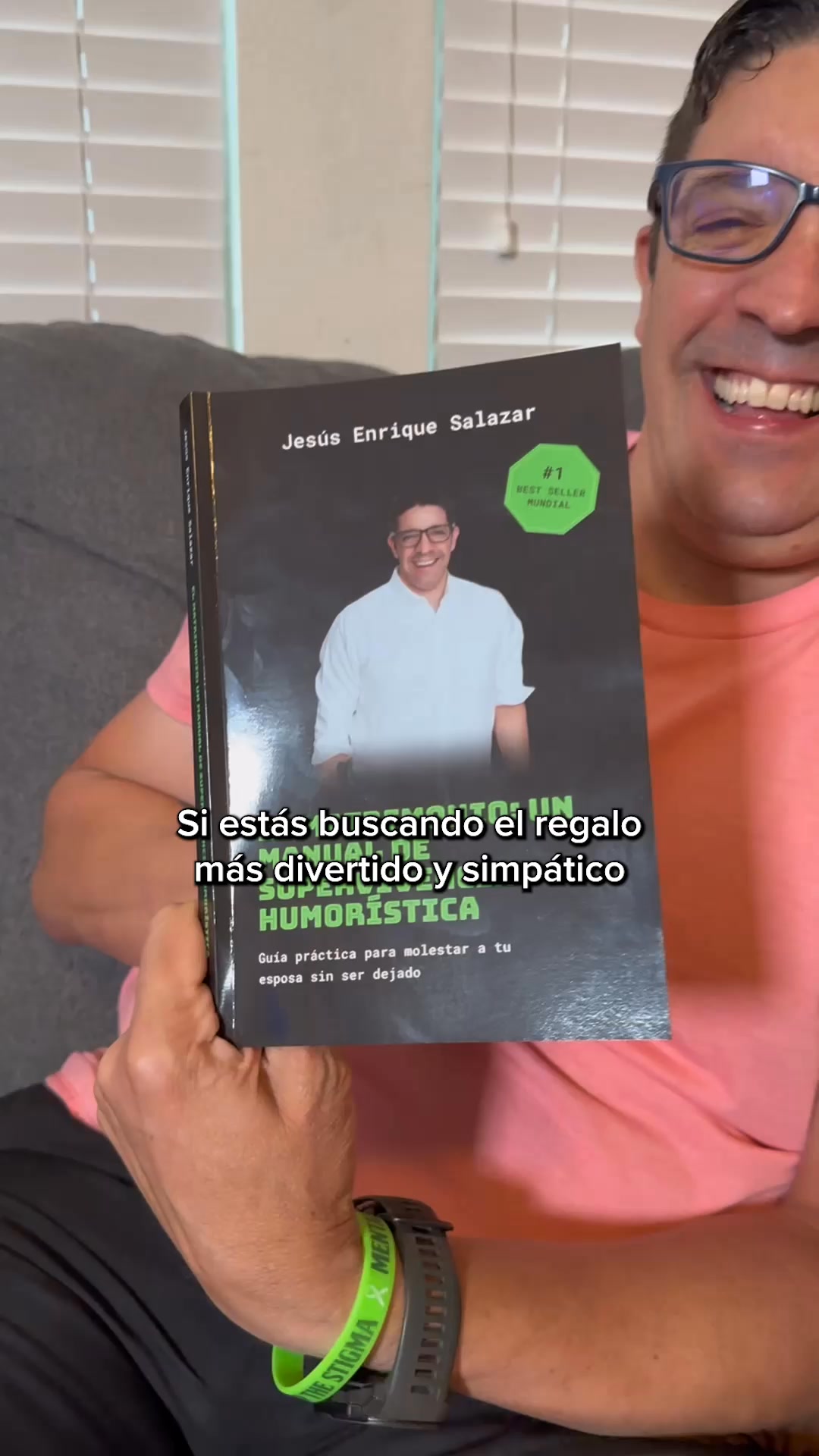 Crea e imprime un libro personalizado de 200 páginas, escrito por IA ...