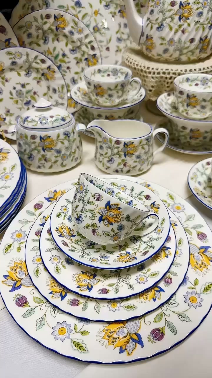 💙 Minton Haddon Hall Blue Dinner Set for 8 💙 A timeless English