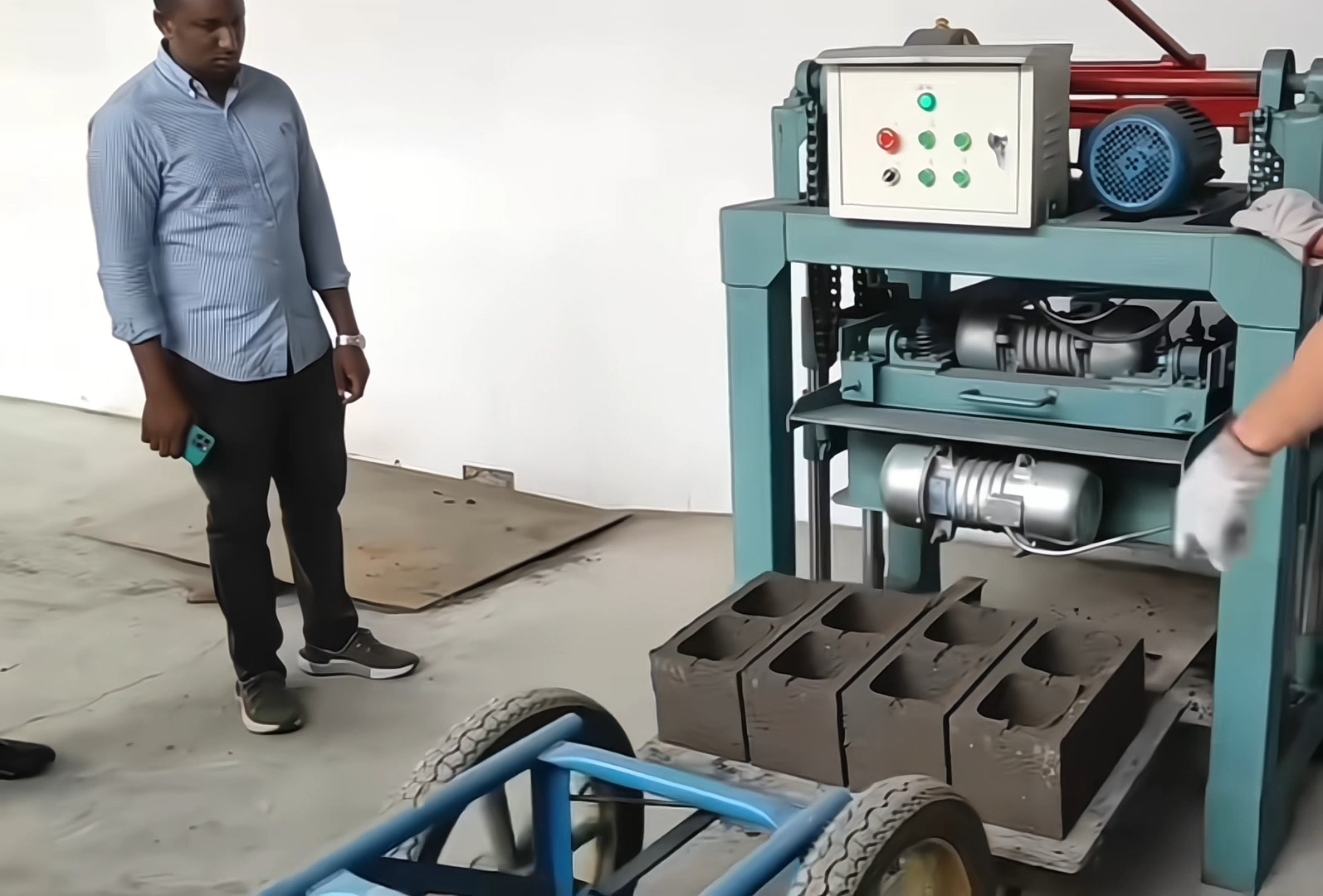 Popular semi-automatic brick making machine | Zhengzhou Ter Machinery ...
