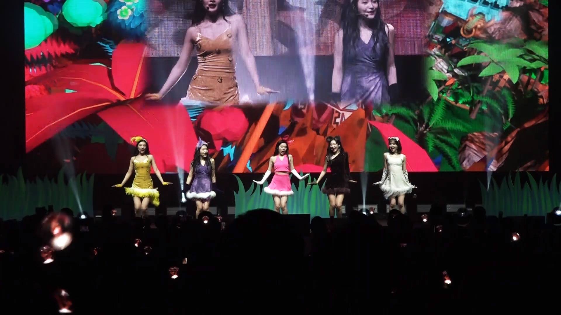 Red Velvet 2nd Concert [REDMARE] in USA - In Los Angeles 해피니스