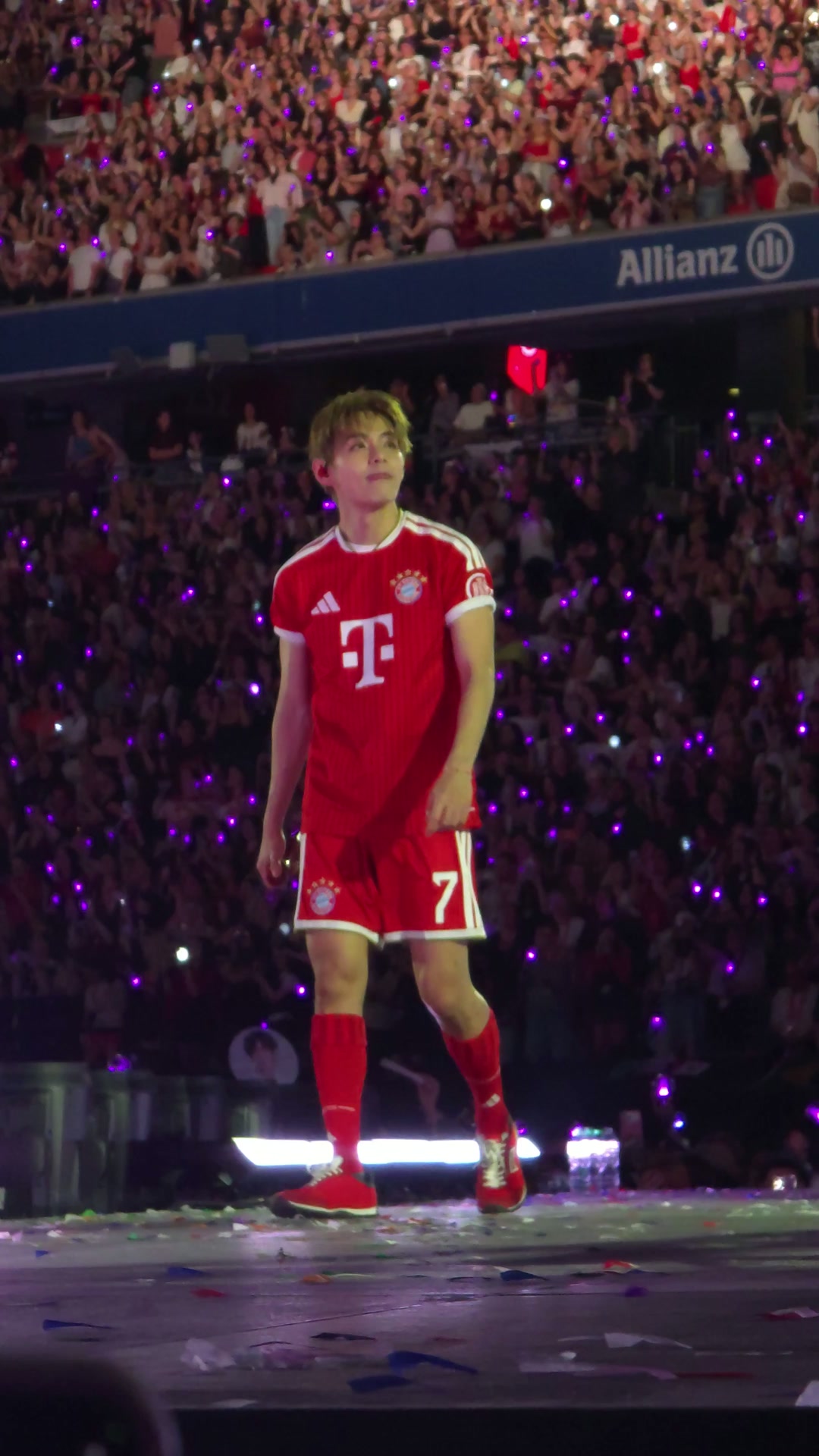 🇩🇪 Taehyung in full FC Bayern jersey — Munich, Day 2 — BTS