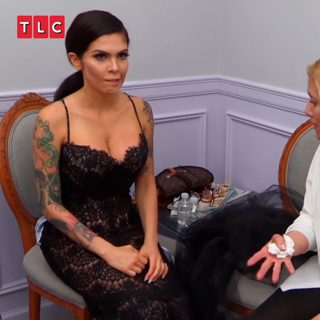 Cami Li has her heart set on a black wedding dress, but will her mum approve of her choice? 🖤 #SayYesToTheDress | TLC UK